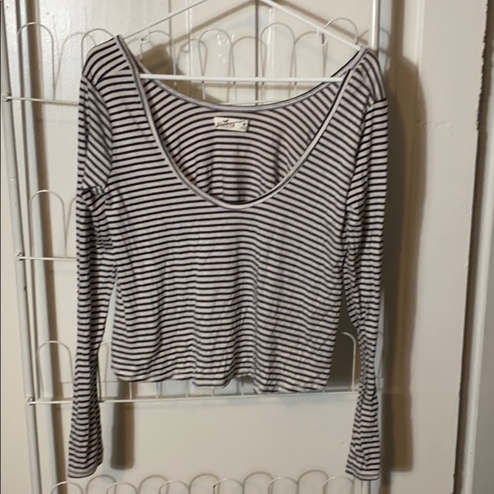 Hollister long sleeve crop top. Size medium